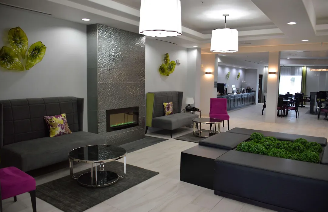 Best Western Plus Dilley Inn & Suites-1
