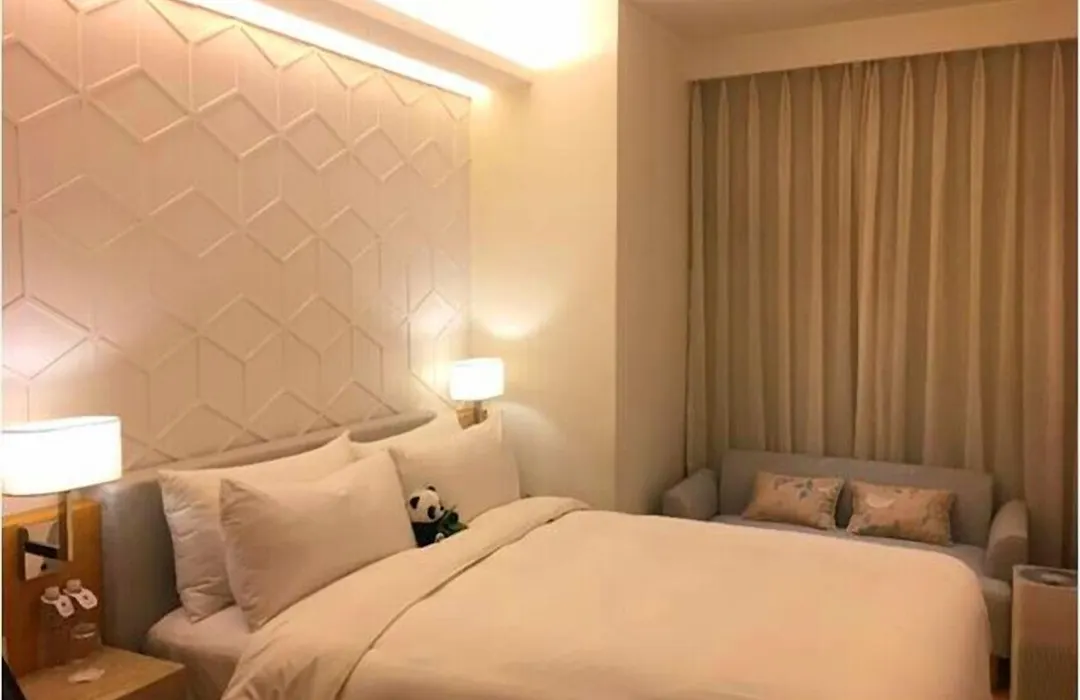 H-Hotel Riverside Chengdu-1