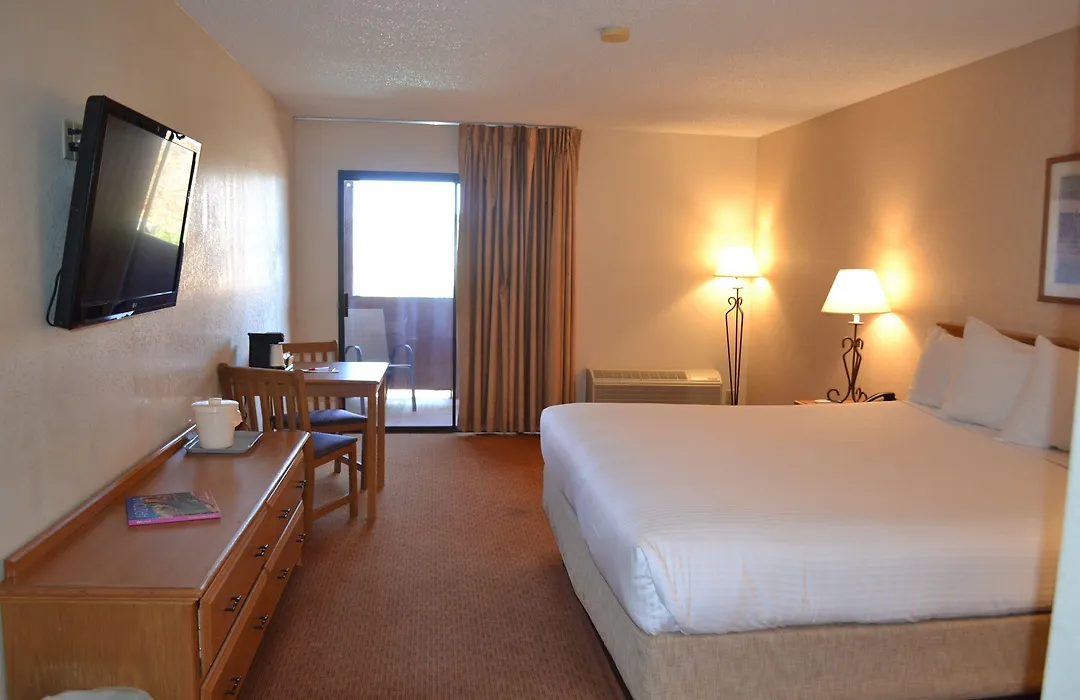The Lodge At Cliff Castle Casino-1