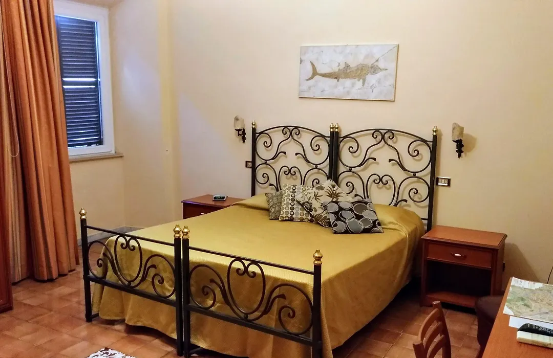 Nicolas Inn-1