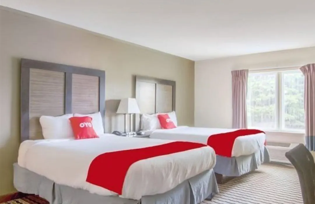 Econo Lodge Forest City-1