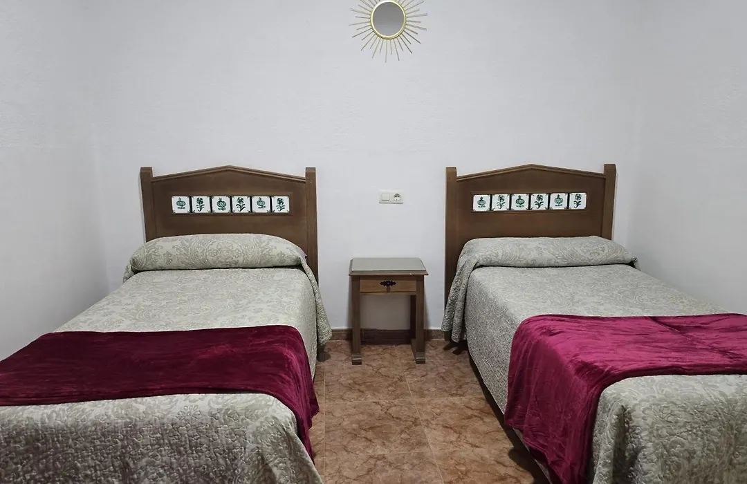 Rooms Los Montes-1