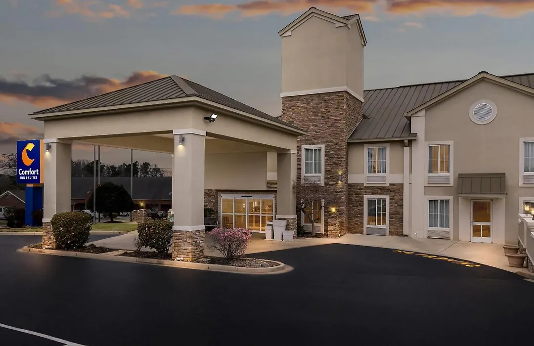Comfort Inn & Suites Greenwood Near University-1