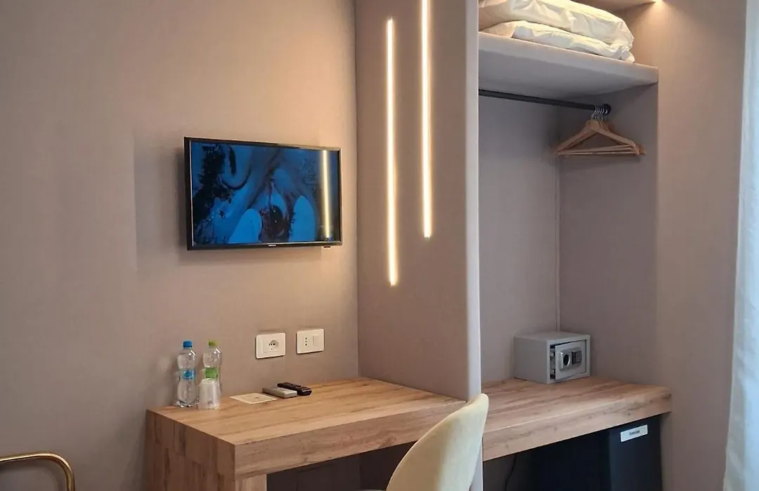 Hotel Fiori-1