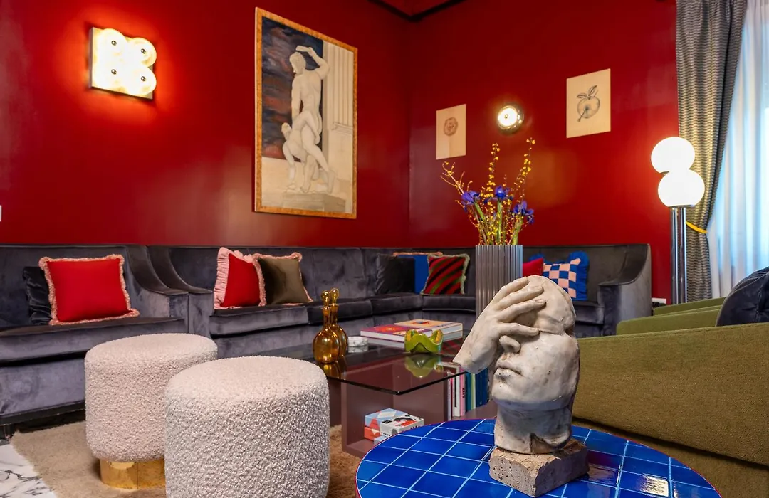 Boutique Hotel Metro 900-1