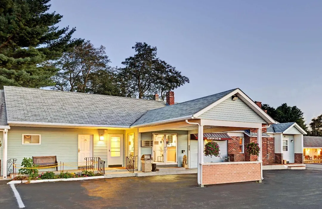 Budget Inn-1