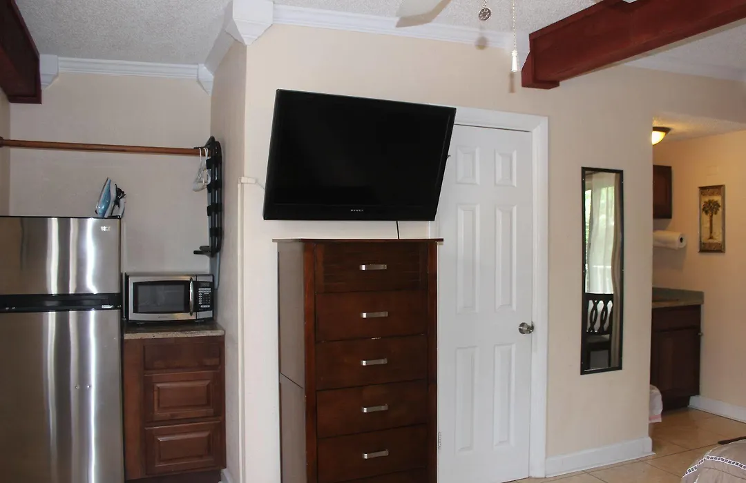 Schooner Hotel-1
