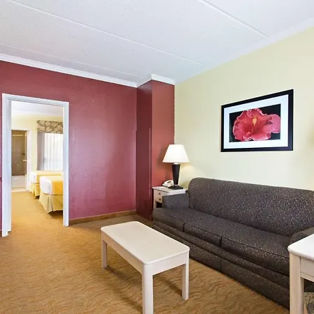 Baymont By Wyndham Tampa Near Busch Gardens-3