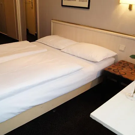 Berlin Plaza Hotel Am Kurfuerstendamm-3