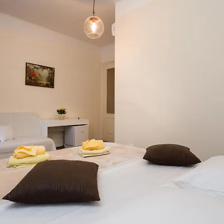 Riva Rooms-2