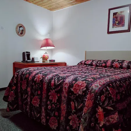 Kootenay Country Inn-2