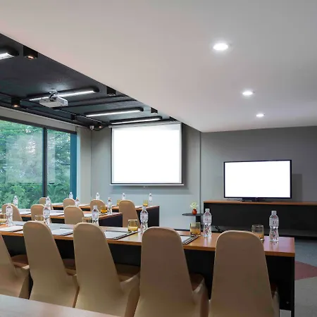 Rakyim Siam - Sukhumvit 15-3