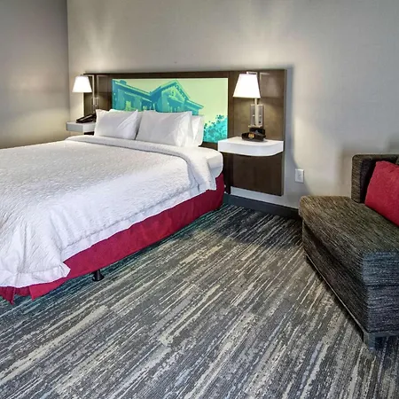 Hampton Inn Batesville-3