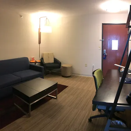 Holiday Inn Express Hotel & Suites Maryville By Ihg-3