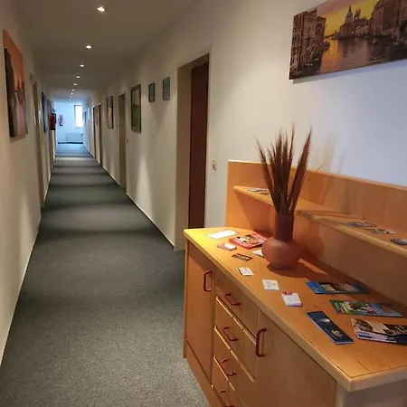 Hotel Garni-3