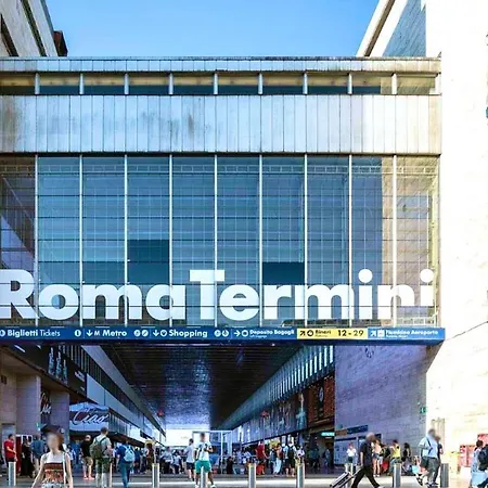 Termini Station Holidays-2
