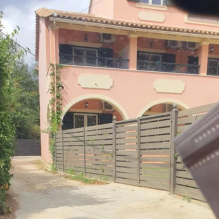 Bella De Lux Apts-2