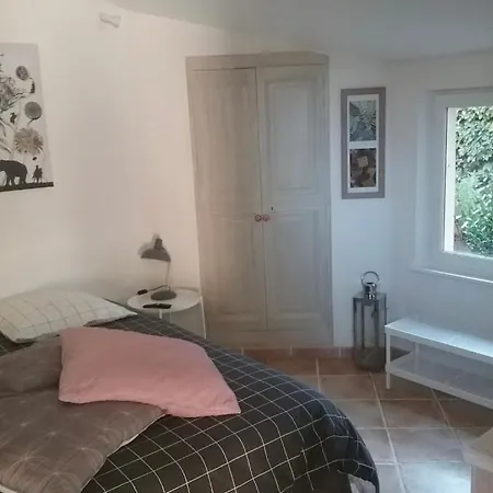 Une Chambre En Ville-2