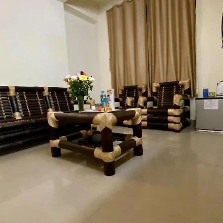 Hotel Travellers Inn-3