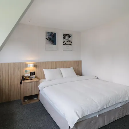 Hotel Attic-2