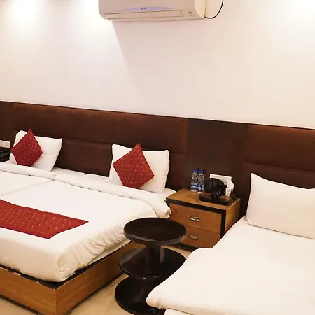 Hotel O Delhi, Near Karol Bagh Main Market And Metro Station-2