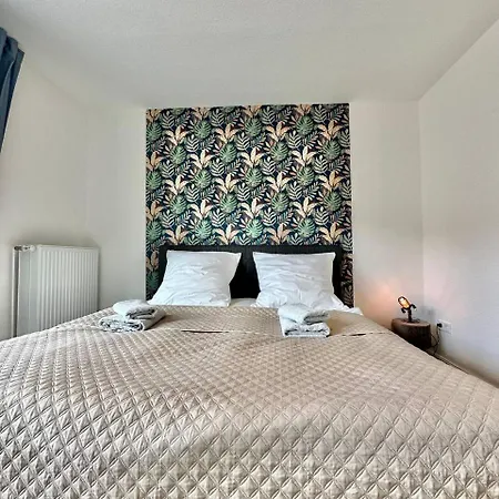 5ZKB großzügiges Ferienhaus Antonia nähe Westkreuz mit 4 Schlafzimmer, Balkon, Terrasse und Parkplatz-3