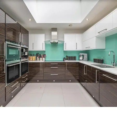 Luxury 4 Bed Home In Central London-2