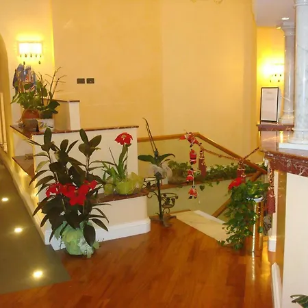 Hotel Dina-2