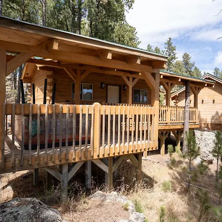 Rock Crest Lodge & Cabins-2