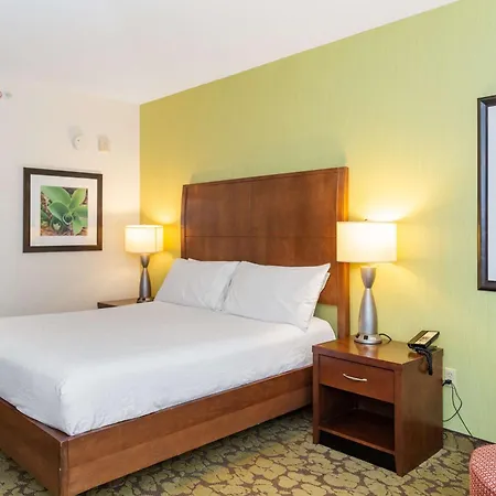 Hilton Garden Inn Plymouth-3