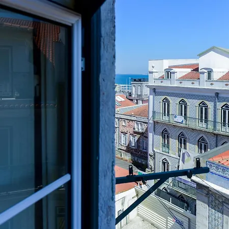 Alfama Guest House-2