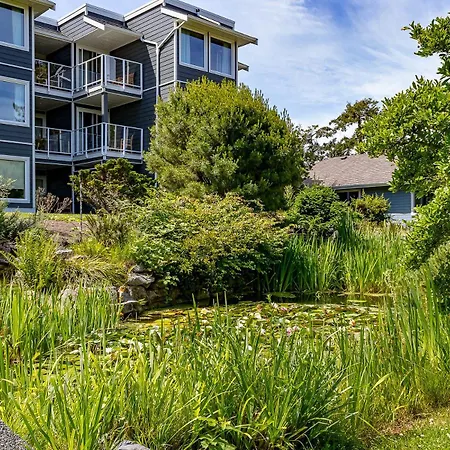 Pacific Shores Resort & Spa-3