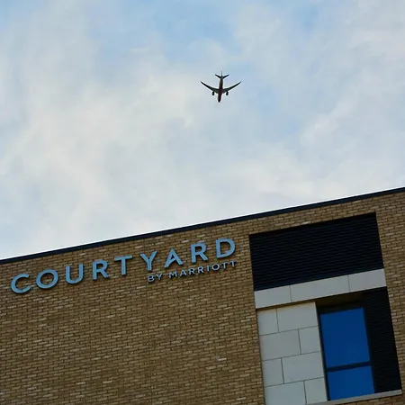 Courtyard By Marriott London City Airport-2