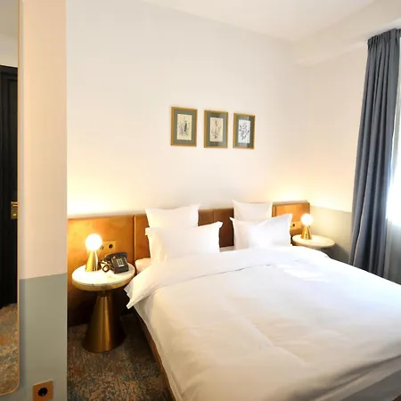 Castor & Pollux Hotel-3