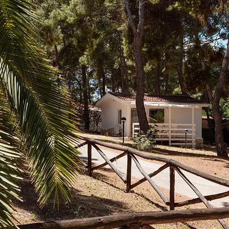 Villaggio Camping Punta Lunga-2