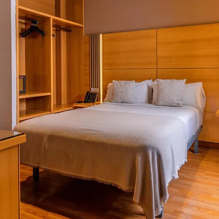 Hotel Serrano-3