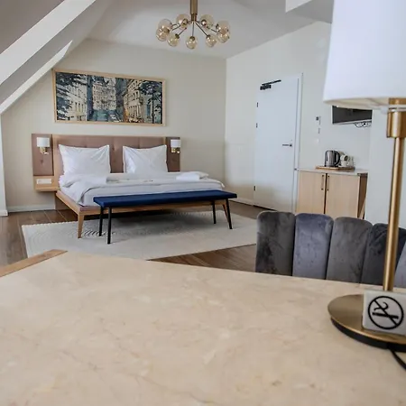 Boutique Hotel Parklane - Newly Renovated-2