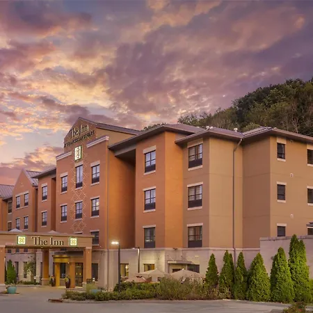 Best Western Plus Franciscan Square Inn & Suites Steubenville-3