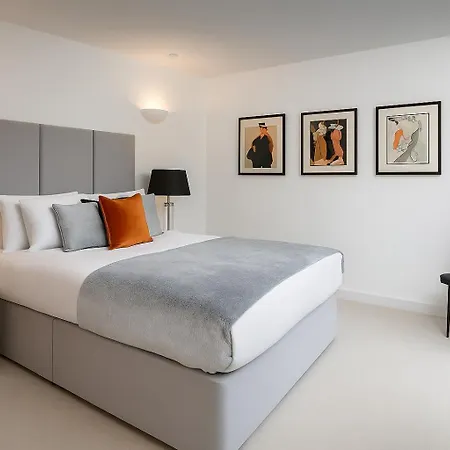 Luxury 4 Bed Home In Central London-3