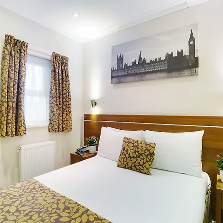 Bright Modern Flat Close To Queensway-3