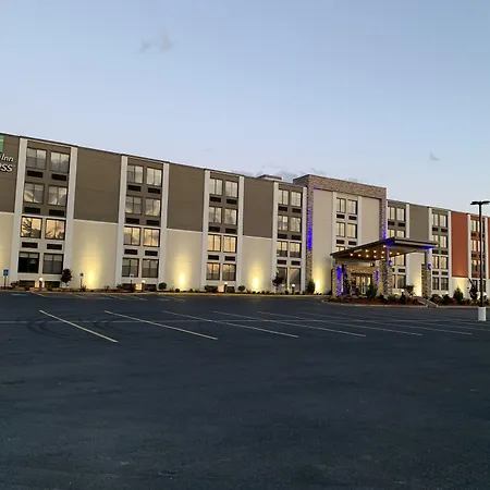 Holiday Inn Express - Fall River North-2