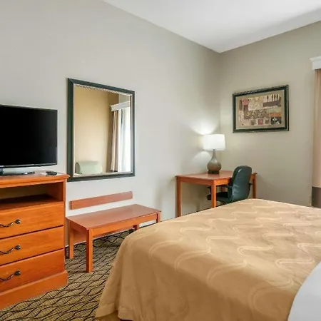 Quality Inn & Suites Jefferson City-3
