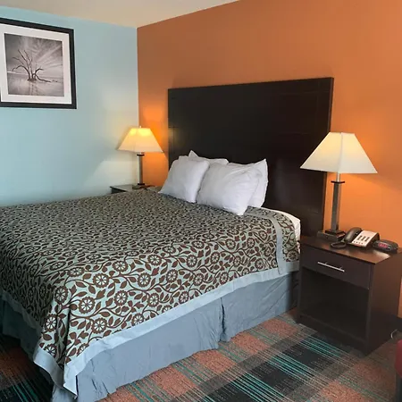 Days Inn By Wyndham Greenwood Sc-2