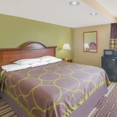 Super 8 By Wyndham Knoxville-3