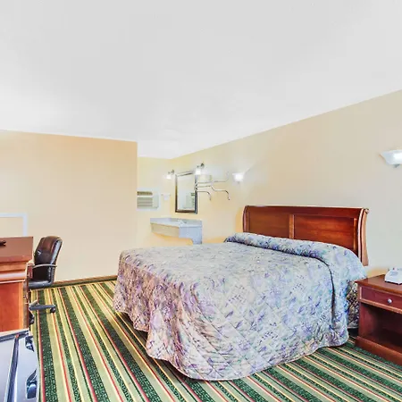 Knights Inn Paris-3