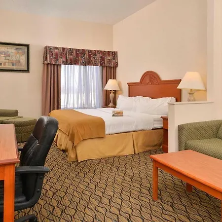 Quality Inn & Suites Jefferson City-2