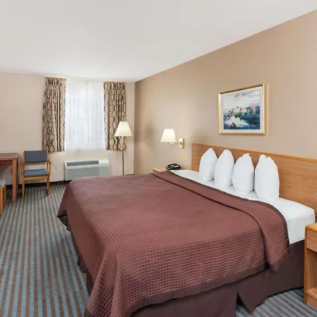 Days Inn By Wyndham Charleston-3
