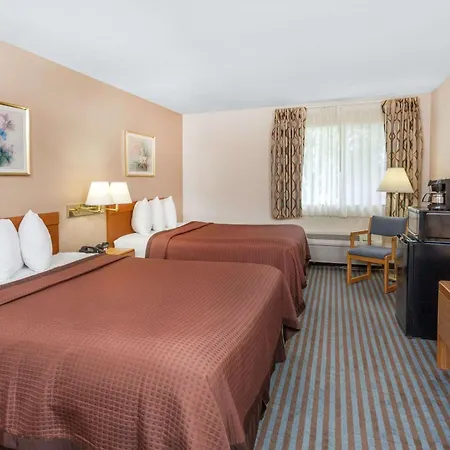 Days Inn By Wyndham Charleston-2