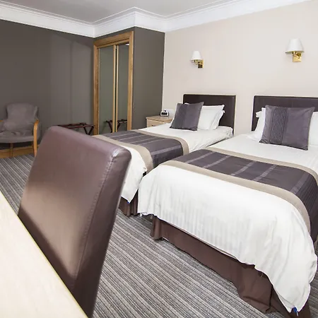 Burnett Arms Hotel-2