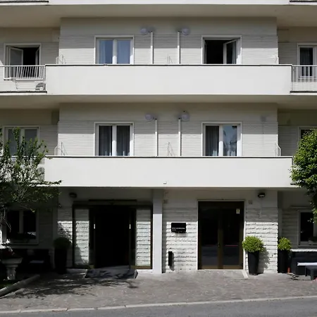 C-Hotels Club House Roma-3